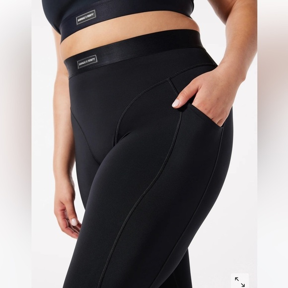Savage X Fenty Lineup High Waisted Active Yoga Workout Black Pocket Legging 3X - Picture 5 of 11